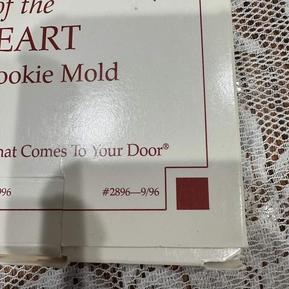 Vintage 1996 The Pampered Chef Gardens of The Heart Clay Cookie Mold New‎ In Box